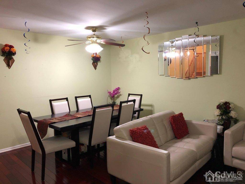 136 Briarwood DR, North Brunswick, NJ 08902