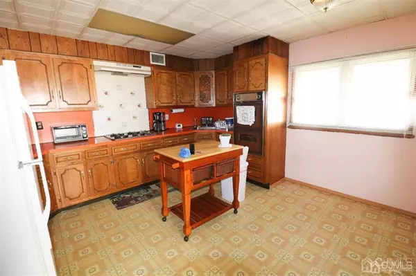 Perth Amboy, NJ 08861,398 Lawrie ST