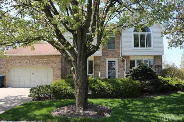 33 Lynn CT, North Brunswick, NJ 08902