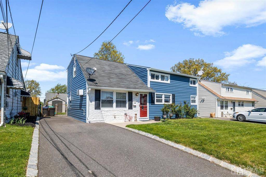 Carteret, NJ 07008,96 SW Ash ST