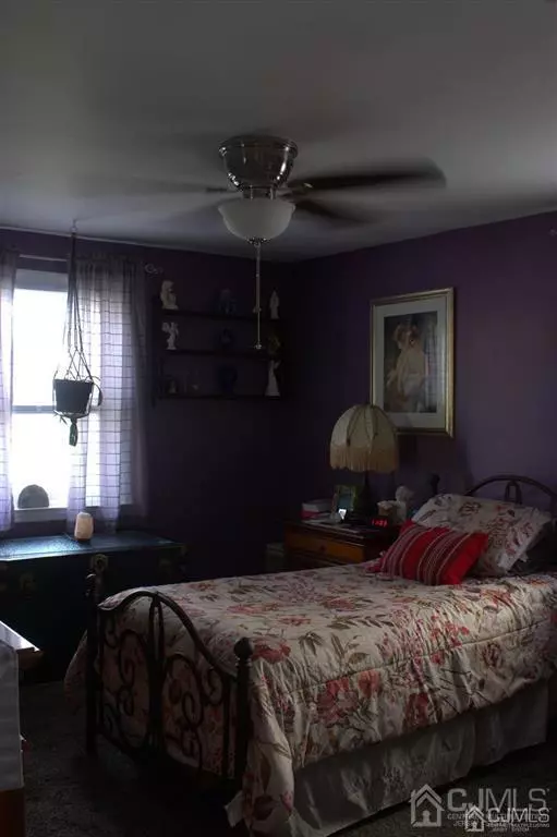 Woodbridge Proper, NJ 07095,322 Dekalb AVE