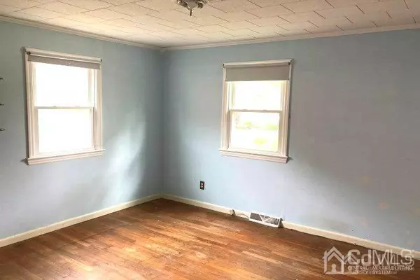 Spotswood, NJ 08884,21 Bruning LN