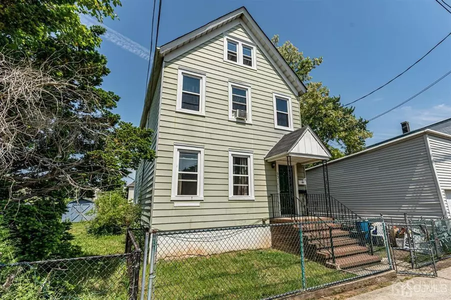 93 Pershing AVE, Carteret, NJ 07008