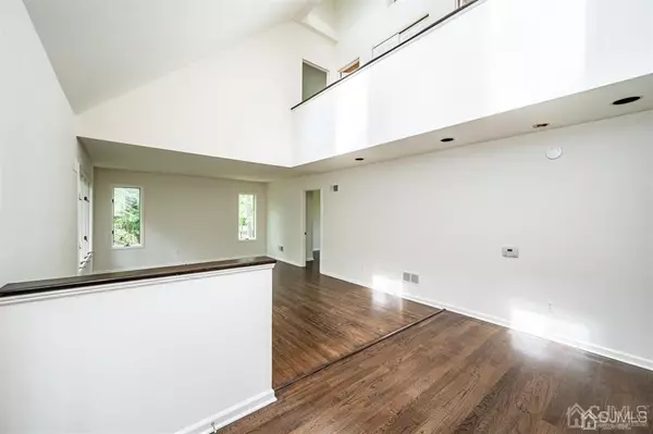 Atlantic Highlands, NJ 07716,199 Sears AVE