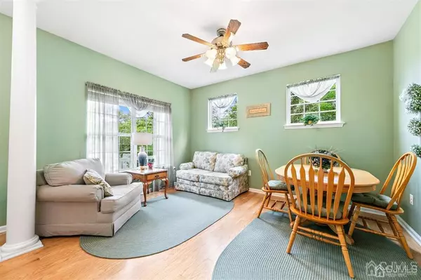 Helmetta, NJ 08828,30 Holly House DR