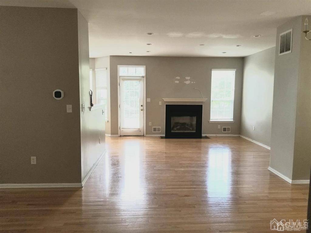 Sayreville, NJ 08859,6 Krzynowek CT