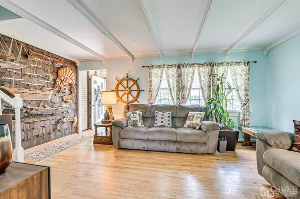 Iselin, NJ 08830,10 Headley PL