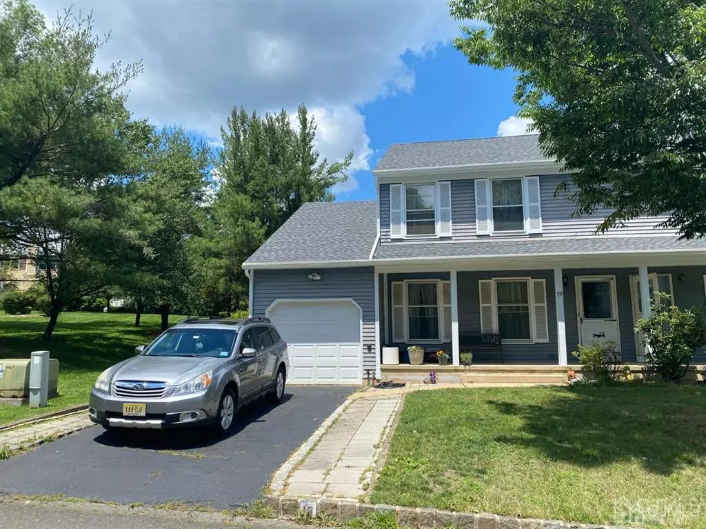 East Brunswick, NJ 08816,19 Buttonwood DR