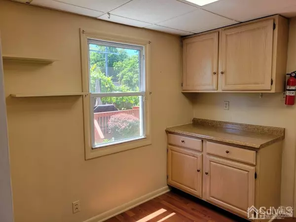 Woodbridge Proper, NJ 07095,533 Olive PL