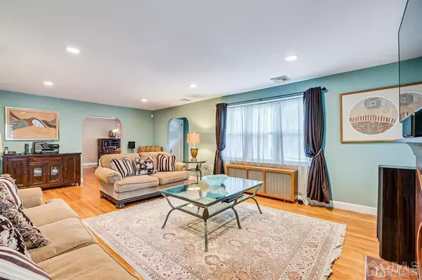 Fords, NJ 08863,930 Main ST