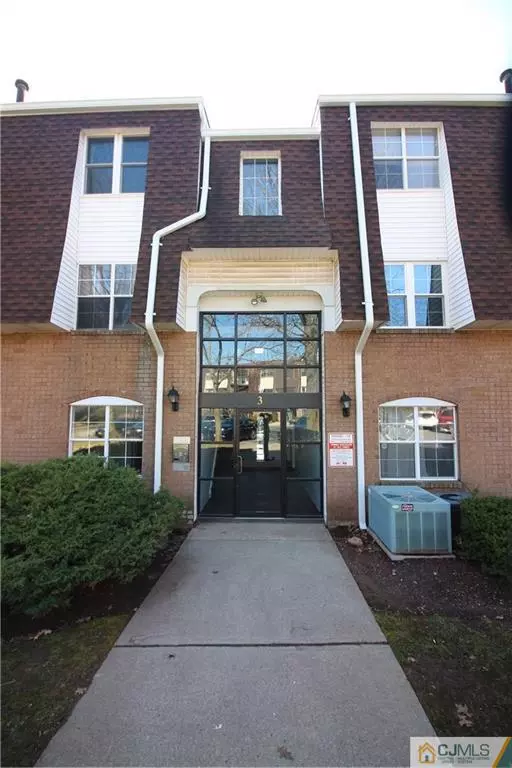 Iselin, NJ 08830,304 Green Hollow DR