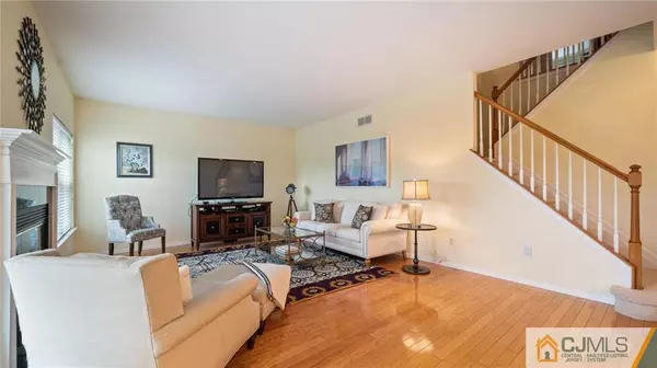 Monroe, NJ 08831,5 Eton CT