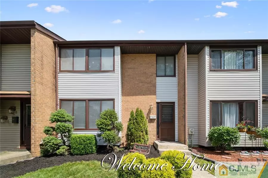 9 Twin Rivers DR N, East Windsor, NJ 08520