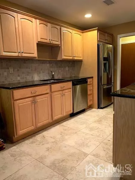 Woodbridge Proper, NJ 07095,401 Sharon Garden CT