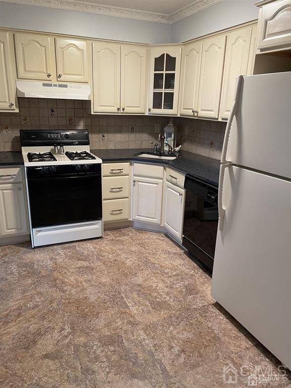 Woodbridge Proper, NJ 07095,413 Cricket LN