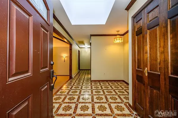 Clark, NJ 07066,450 Parkway DR