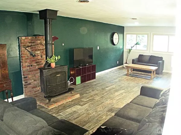 South Brunswick, NJ 08824,48 Stockton RD