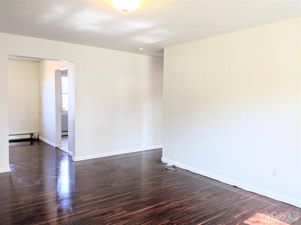 Edison, NJ 08817,34 York DR #4A