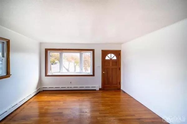 Carteret, NJ 07008,15 Lexington AVE