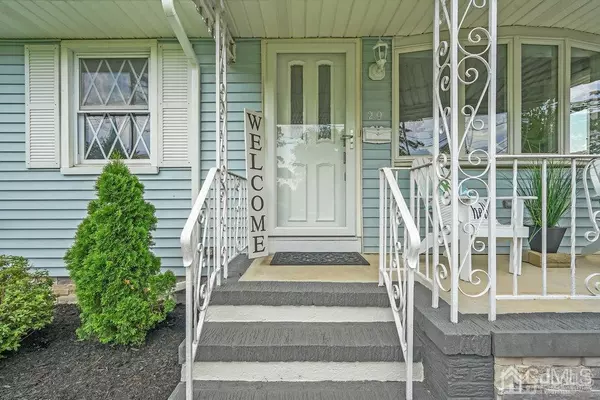 Edison, NJ 08817,29 Market ST