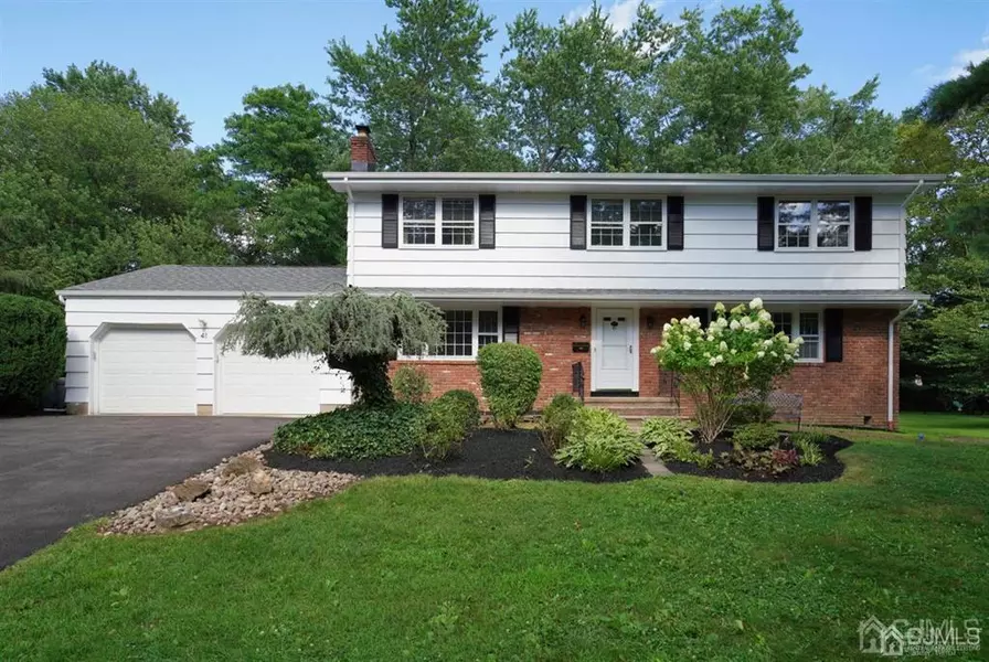 41 Tall Oaks DR, East Brunswick, NJ 08816