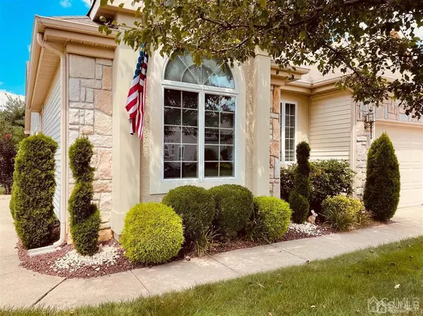 13 Sherwood DR, Monroe, NJ 08831