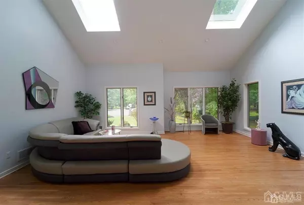 West Windsor, NJ 08550,17 Sleepy Hollow LN