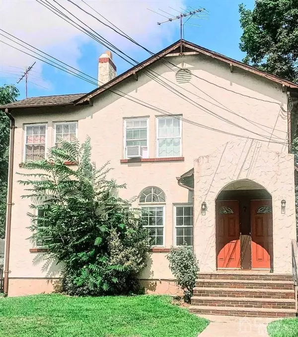 North Plainfield, NJ 07060,7 Jennings LN