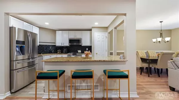 South Amboy, NJ 08879,51 Rozalyn LN #115