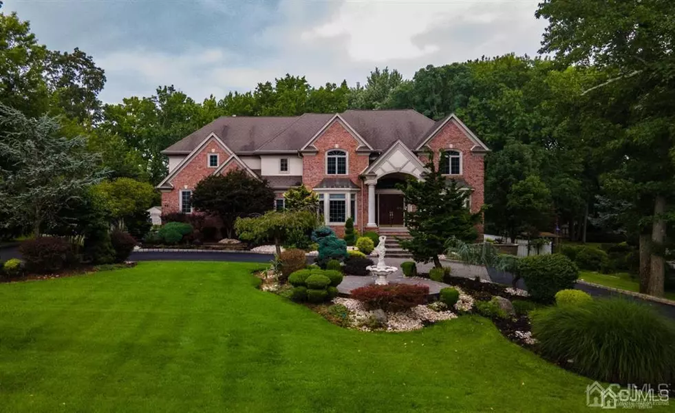 54 Meredith RD, Colonia, NJ 07067