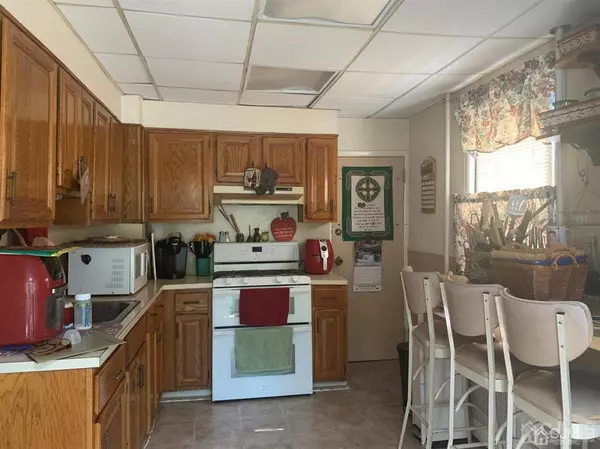 Sayreville, NJ 08859,15 Maple ST