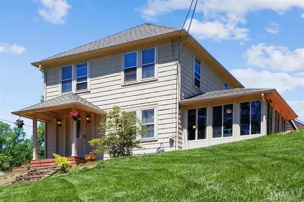 282 Greenbrook RD, North Plainfield, NJ 07060