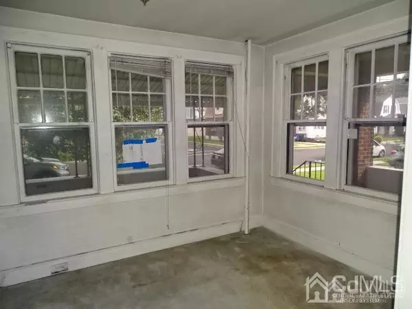 Woodbridge Proper, NJ 07095,37 E Grove AVE