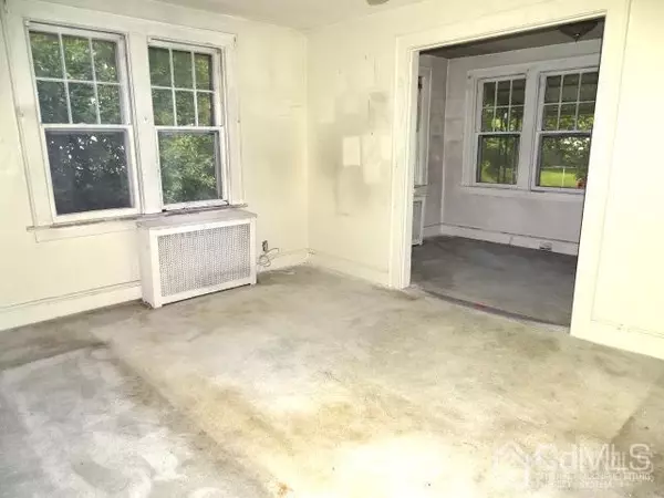 Woodbridge Proper, NJ 07095,37 E Grove AVE