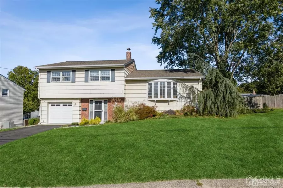 215 N Moetz DR, Milltown, NJ 08850