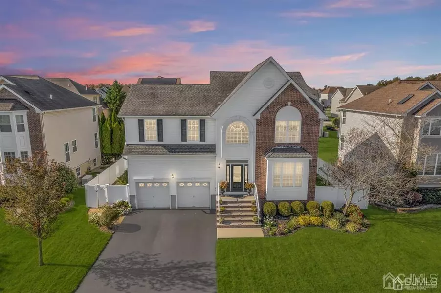 57 Eddington LN, Monroe, NJ 08831