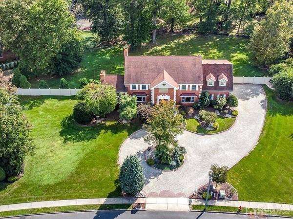 4 Estates DR,  Colonia,  NJ 07067