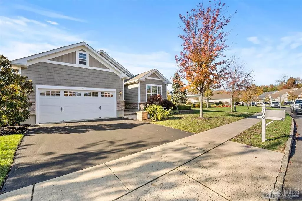 Manalapan, NJ 07726,100 Wintergreen DR