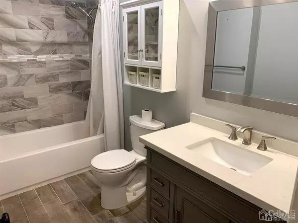 Barnegat, NJ 08005,9 Capstan ST