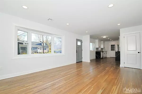 Edison, NJ 08817,24 Prescott ST