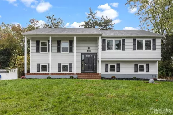 179 Nottoway LN, Toms River, NJ 08755