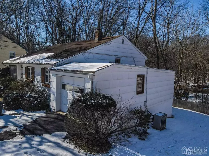 13 Azalea CT, North Plainfield, NJ 07060