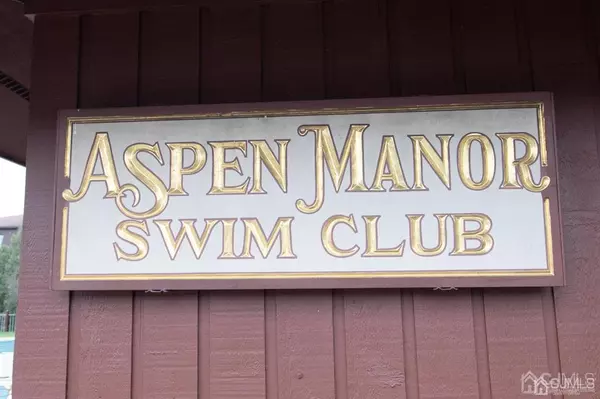 Woodbridge Proper, NJ 07095,75 Golden SQ #751