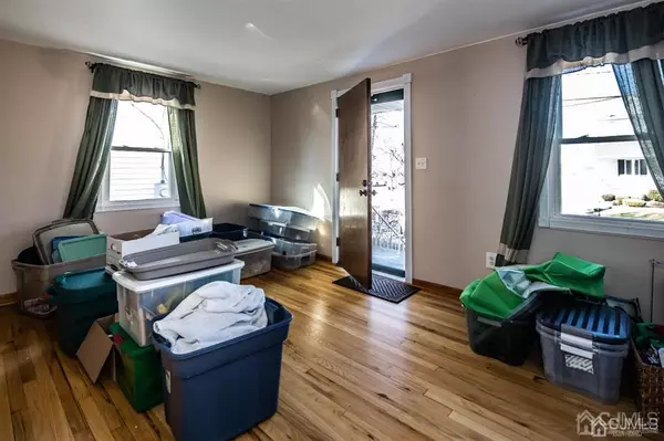 Woodbridge Proper, NJ 07095,253 Clinton ST