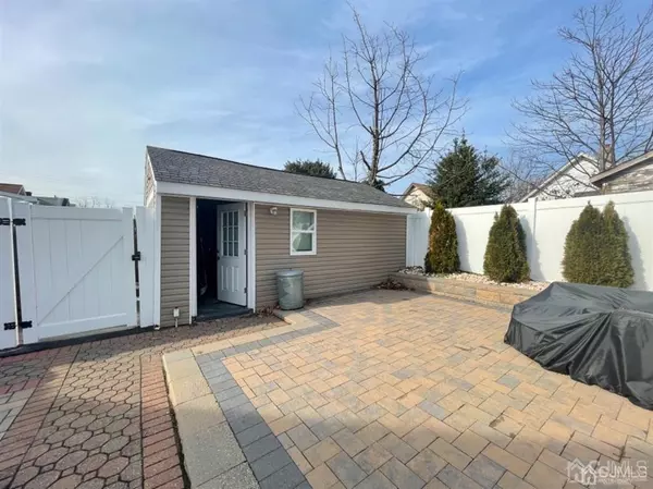 Woodbridge Proper, NJ 07095,13 Legion PL