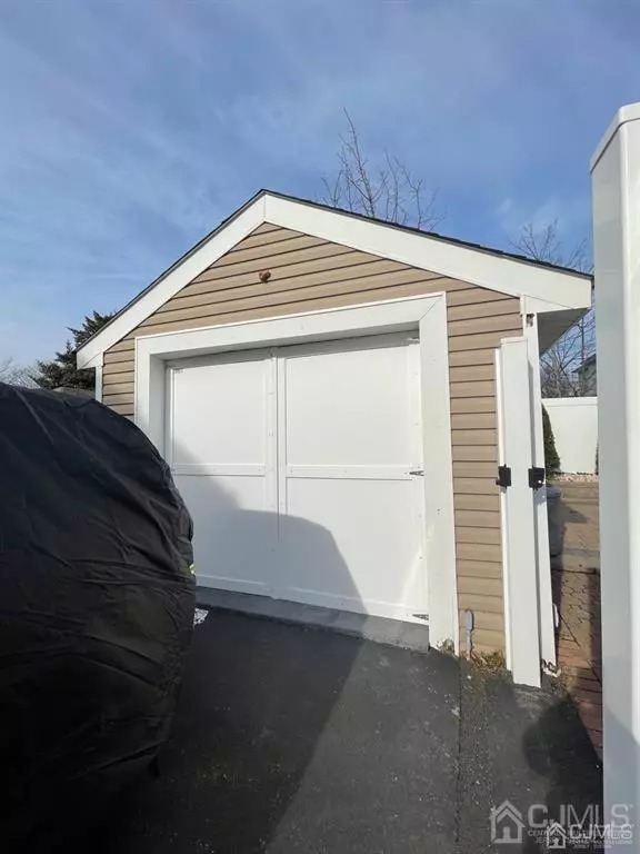 Woodbridge Proper, NJ 07095,13 Legion PL