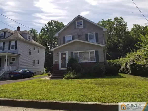 327 Oak Pkwy, Dunellen, NJ 08812