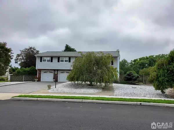 Sayreville, NJ 08859,47 Oakwood DR