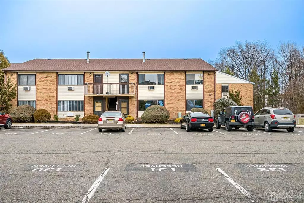 Woodbridge Proper, NJ 07095,321 Cricket LN