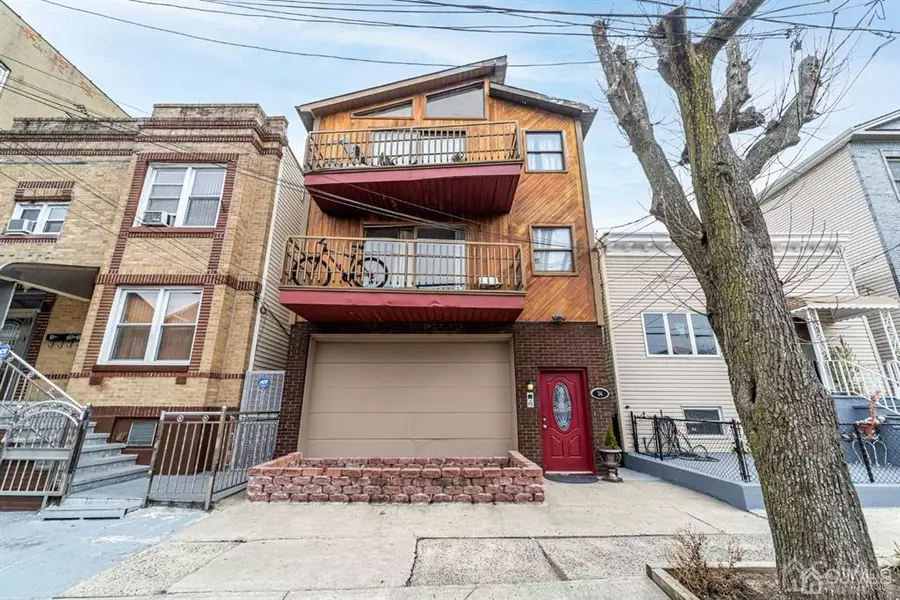 34 Giles AVE, Jersey City, NJ 07306